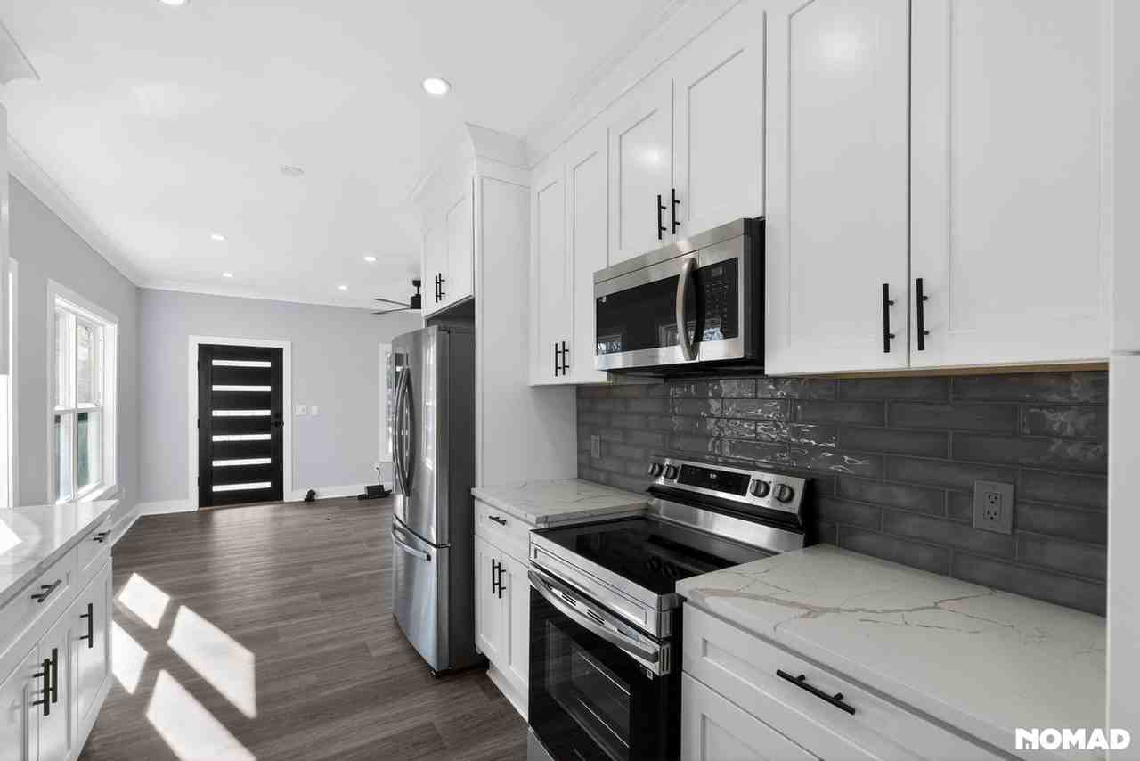 935 Pelham St Nw - Photo 3 of 35