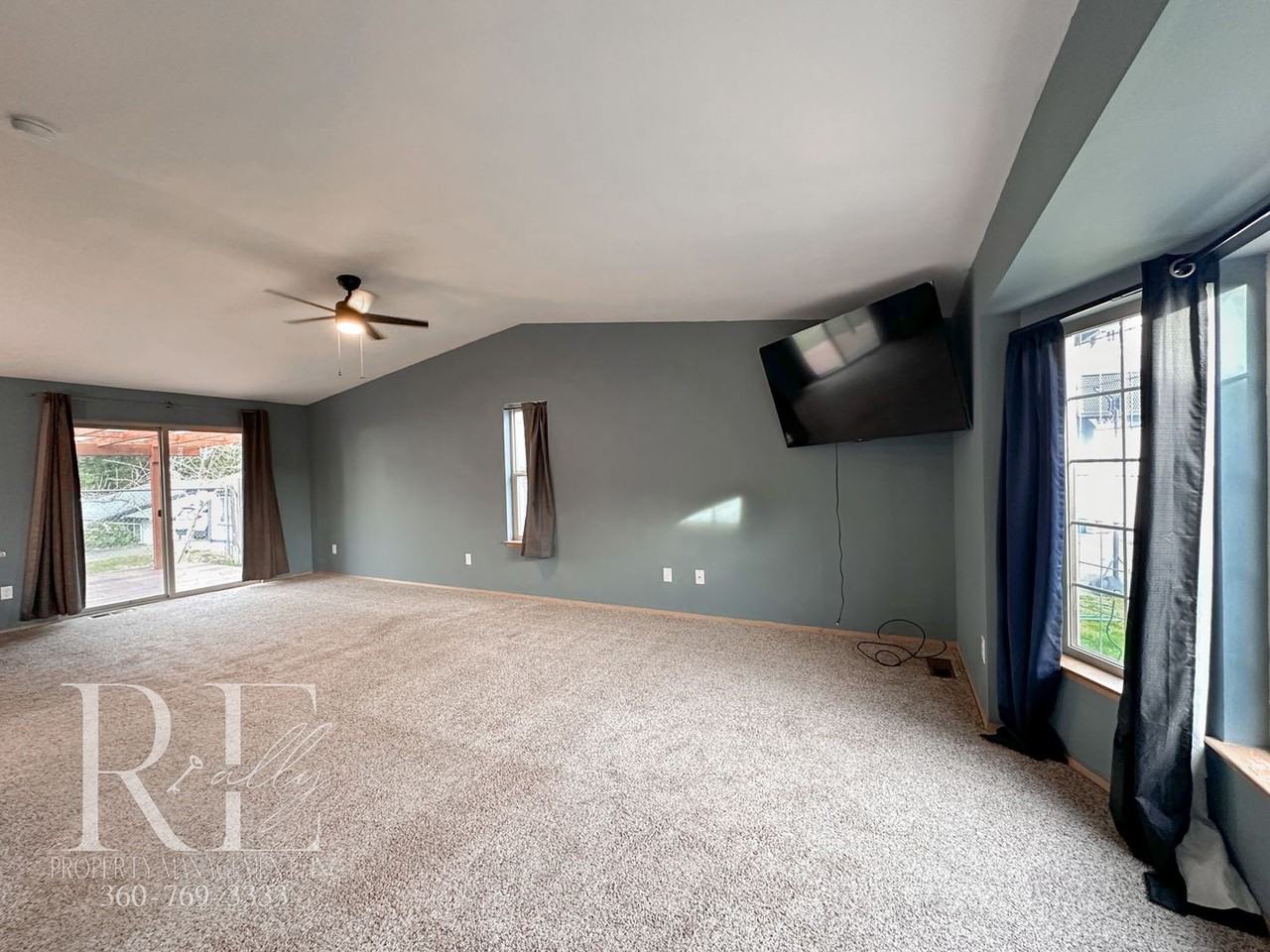 1209 Lansing Ave - Photo 4 of 28