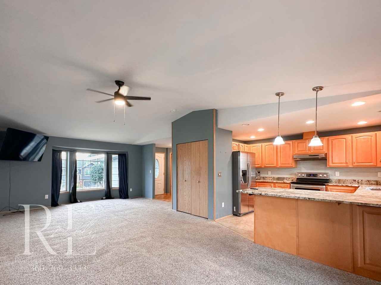 1209 Lansing Ave - Photo 7 of 28