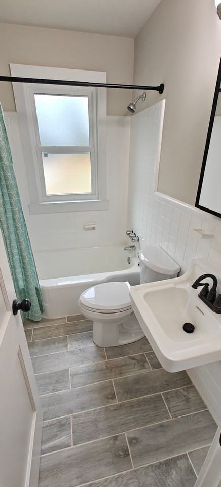 3710 Moody Ave - Photo 3 of 12