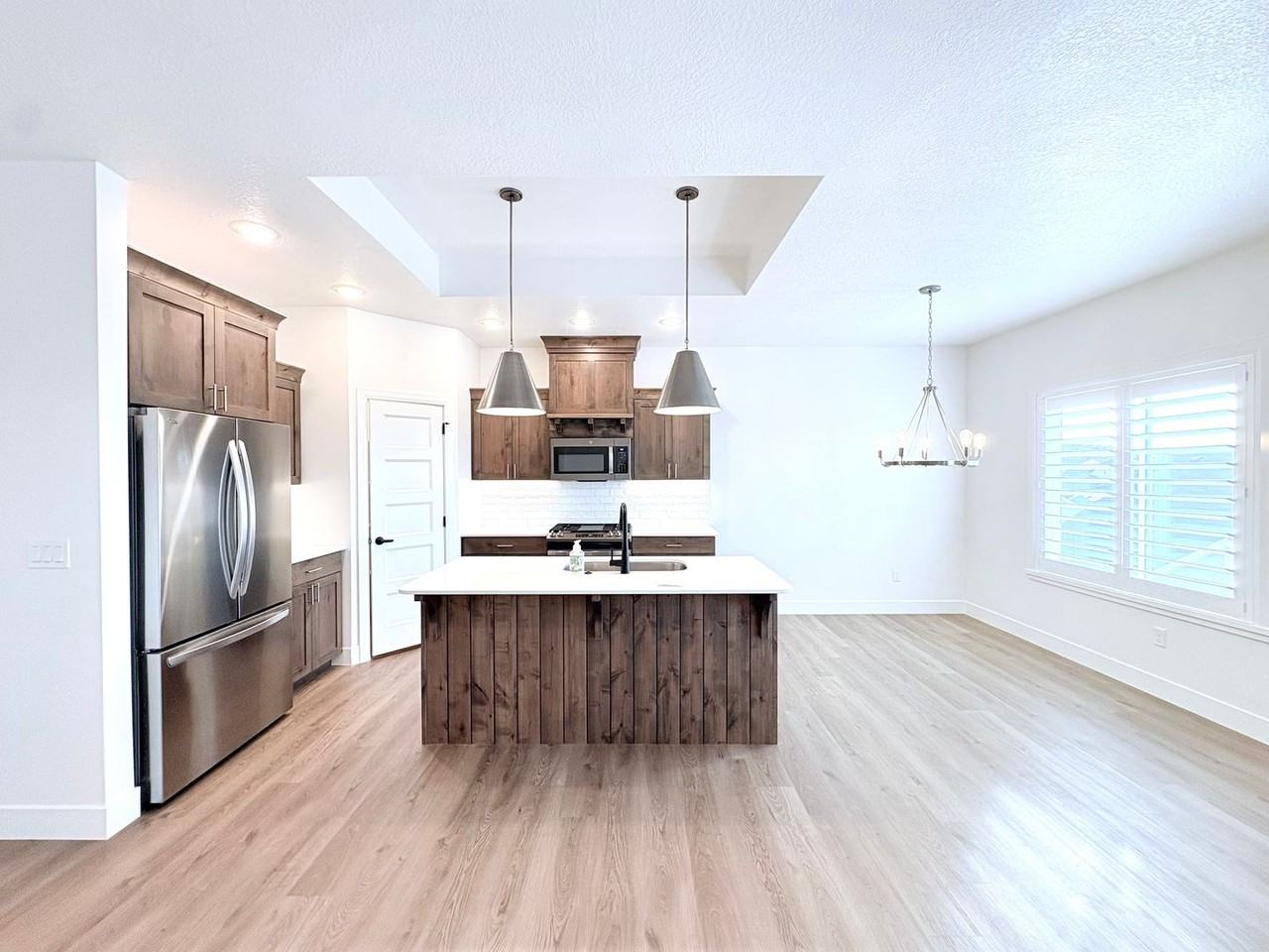 203 N Strathmore Ln Lot 6 - Photo 4 of 39