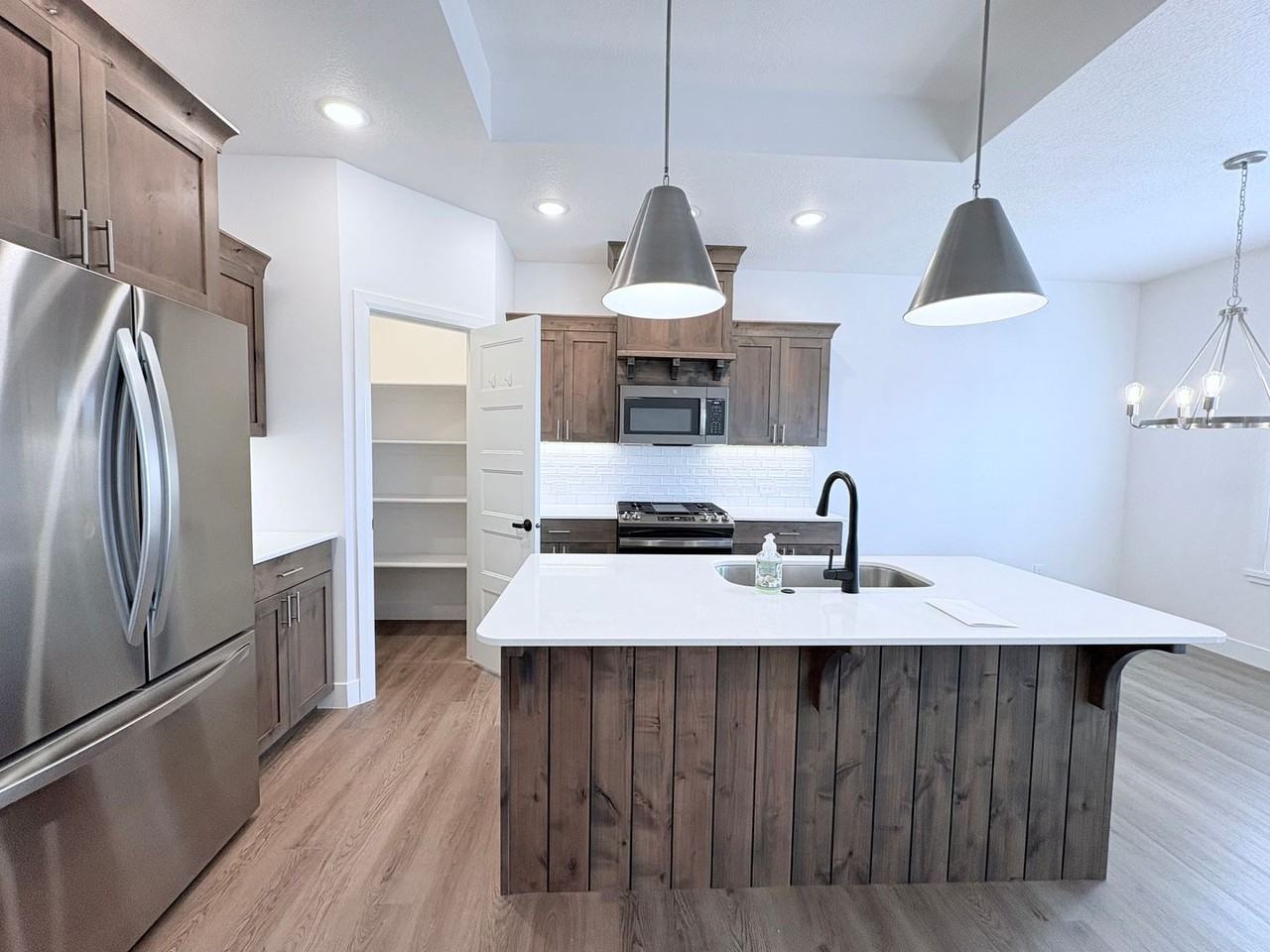 203 N Strathmore Ln Lot 6 - Photo 5 of 39