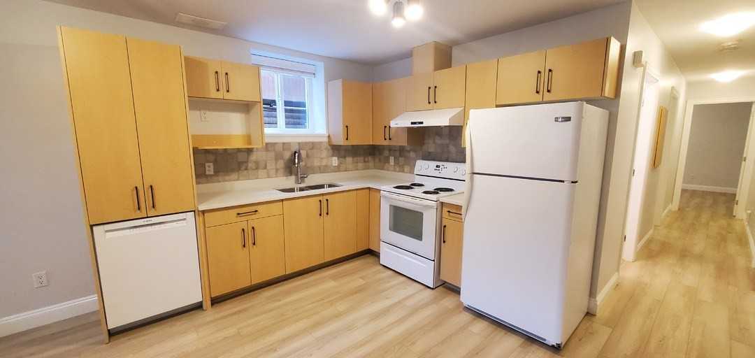 837 Cottonwood Ave - Photo 5 of 21