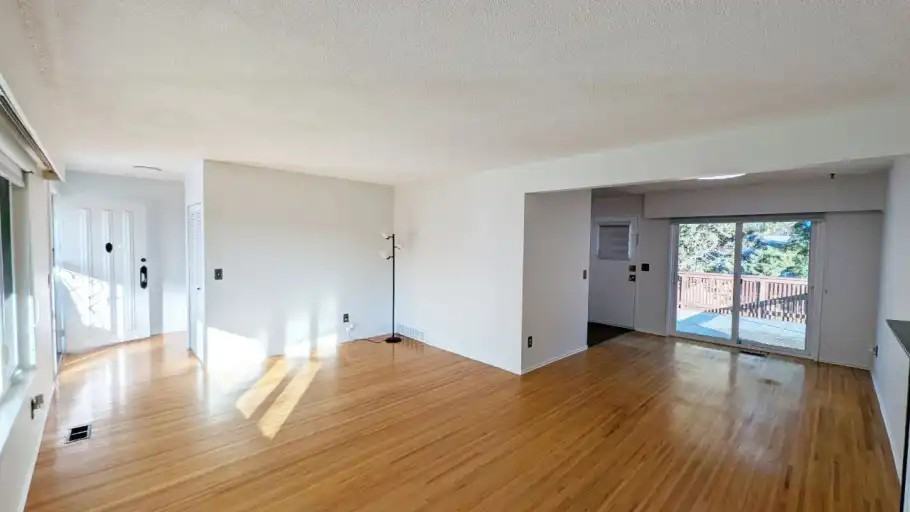 2107 Carmen Pl - Photo 4 of 27