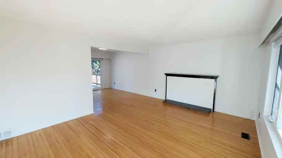 2107 Carmen Pl - Photo 5 of 27