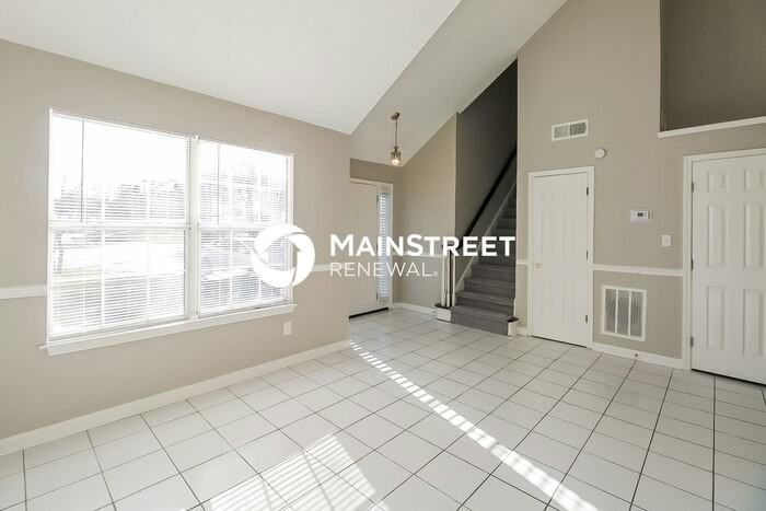 703 Stonebridge Ter - Photo 4 of 17