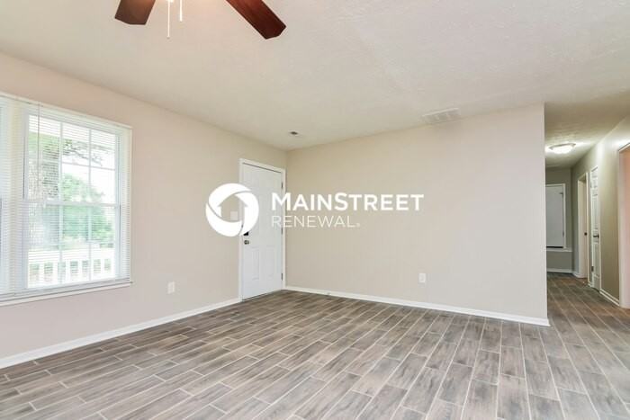 3717 Paddington Trl - Photo 2 of 15