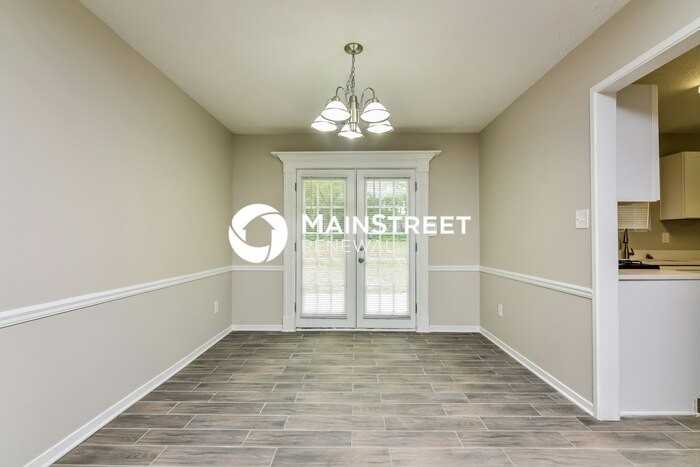 3717 Paddington Trl - Photo 4 of 15