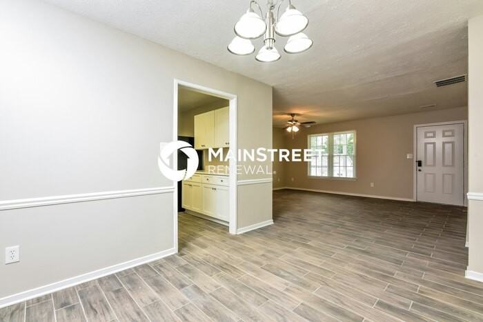 3717 Paddington Trl - Photo 5 of 15