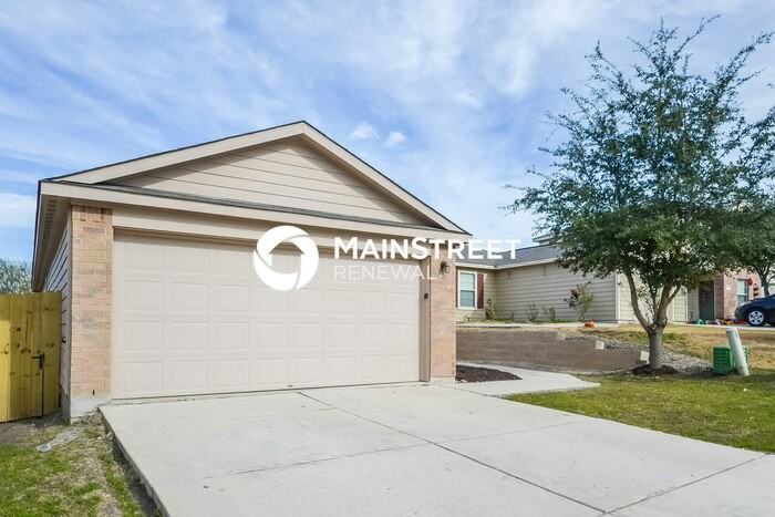 11415 Coral Cyn - Photo 2 of 16