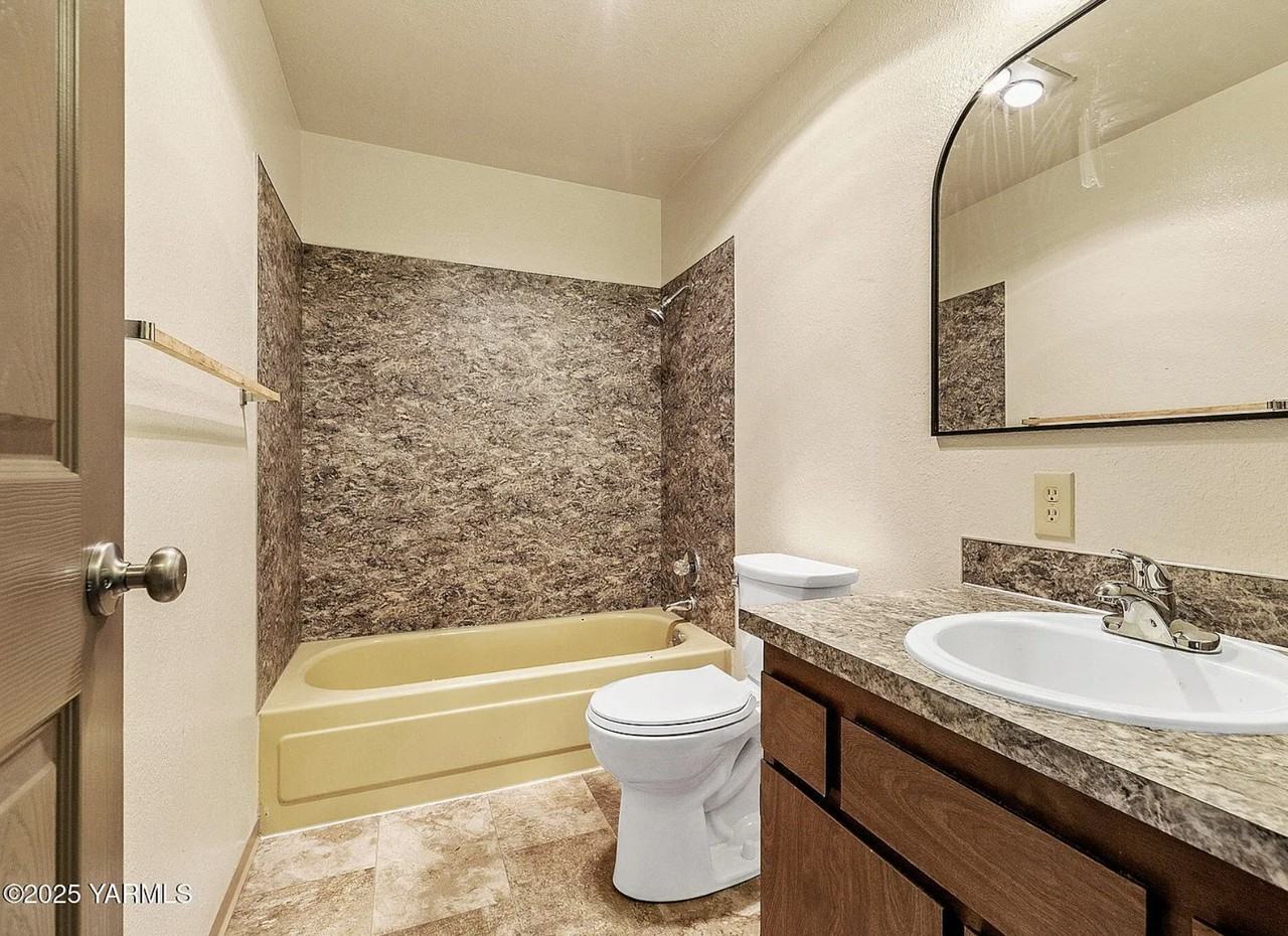 1702 W Prasch Ave #B - Photo 7 of 8