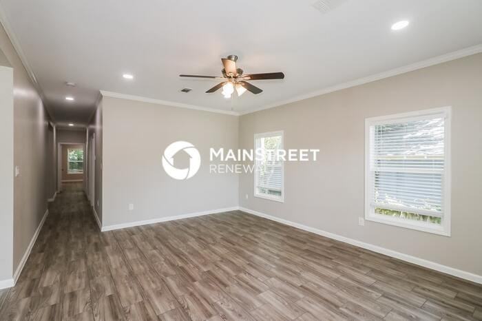 774 Dillard St - Photo 4 of 21