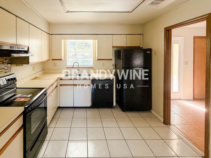 4965 Reginald Rd - Photo 7 of 18