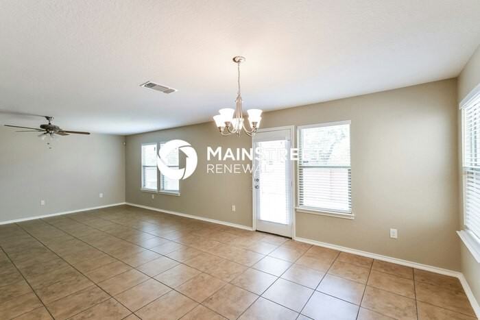 9651 Pleasanton Blf - Photo 6 of 17