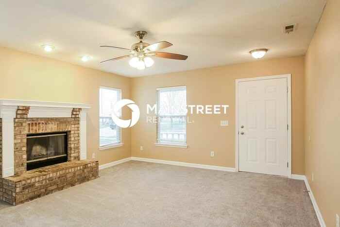 1525 Prairieview Ln - Photo 5 of 17