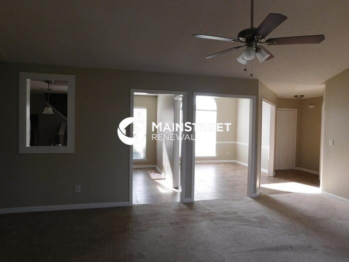 6198 Braybourne Main - Photo 5 of 44