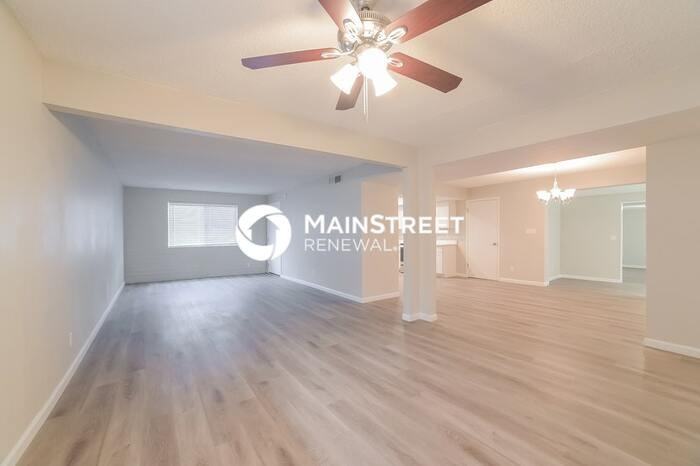 1541 E Flower Cir - Photo 4 of 16