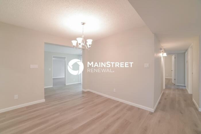 1541 E Flower Cir - Photo 5 of 16