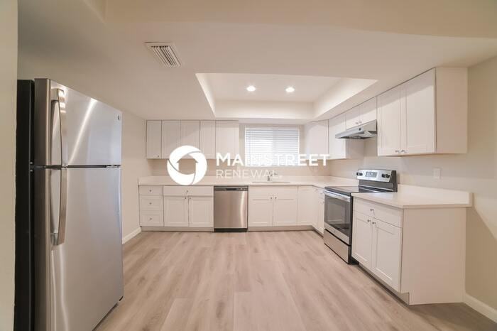 1541 E Flower Cir - Photo 7 of 16