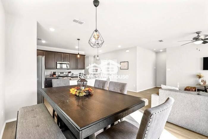 7600 Gangway Dr - Photo 6 of 10