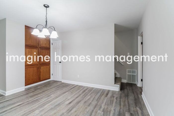 2898 Maple St - Photo 6 of 18