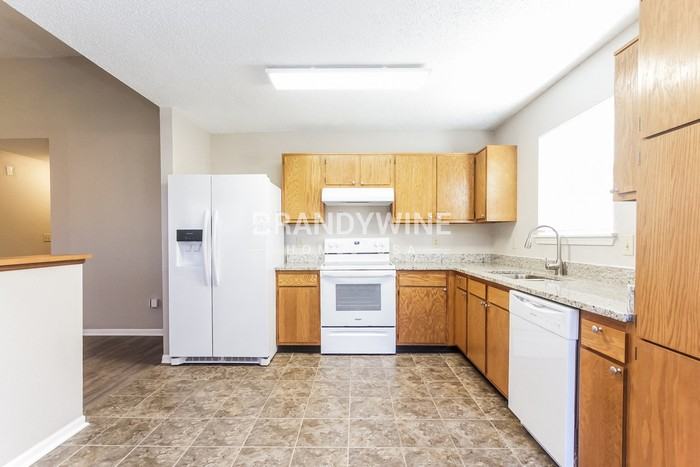 18057 Sanibel Cir - Photo 6 of 20