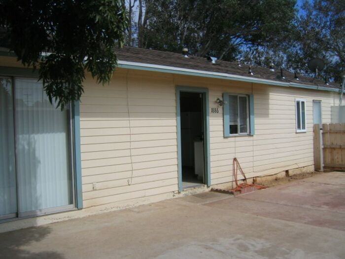 1886 Elm Ave - Photo 2 of 2