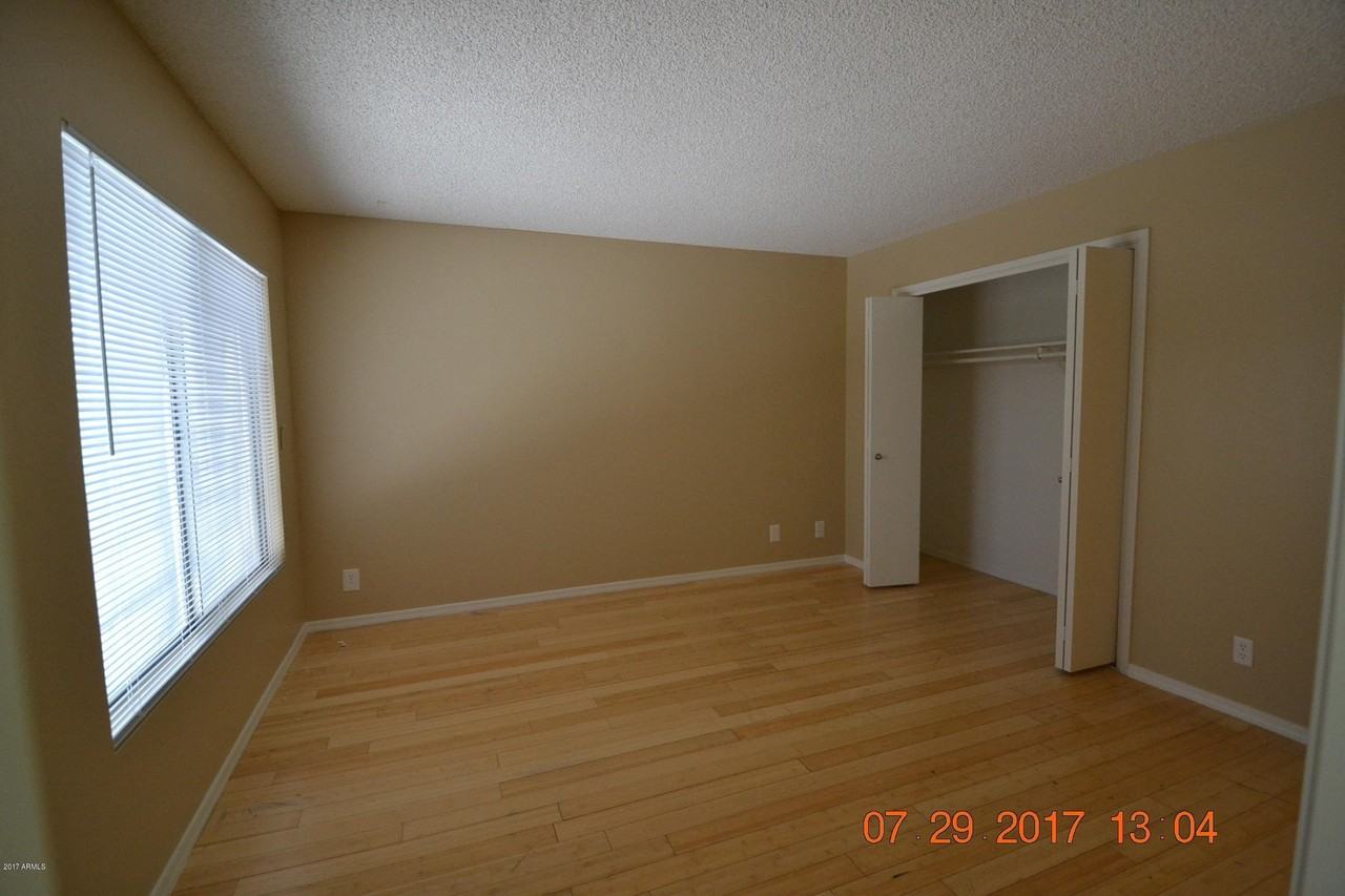 16033 N 25th Dr - Photo 5 of 9