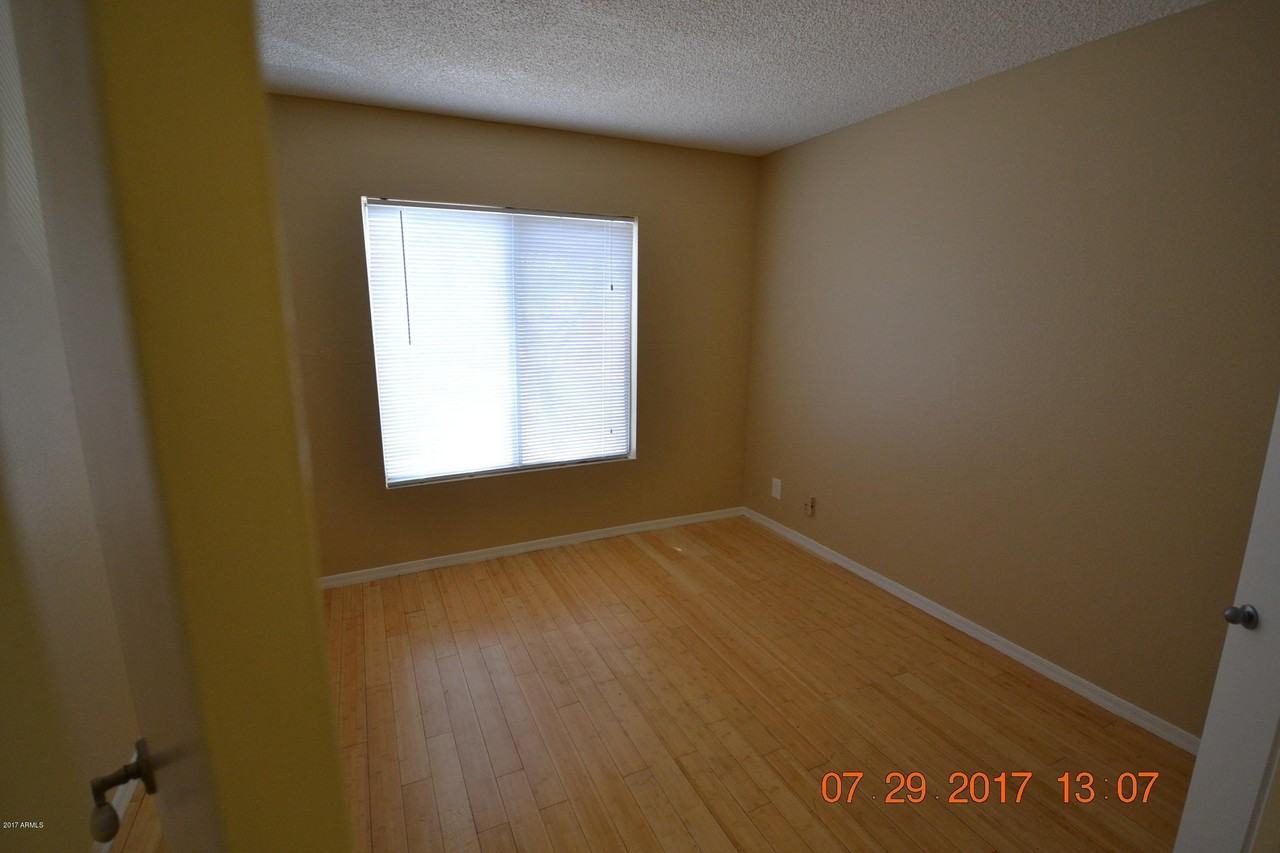 16033 N 25th Dr - Photo 6 of 9