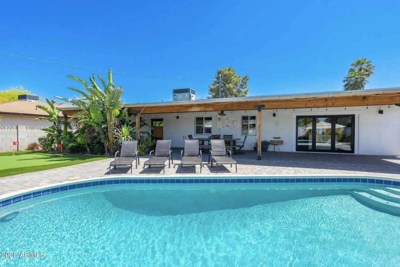 1152 E Malibu Dr - Photo 2 of 34