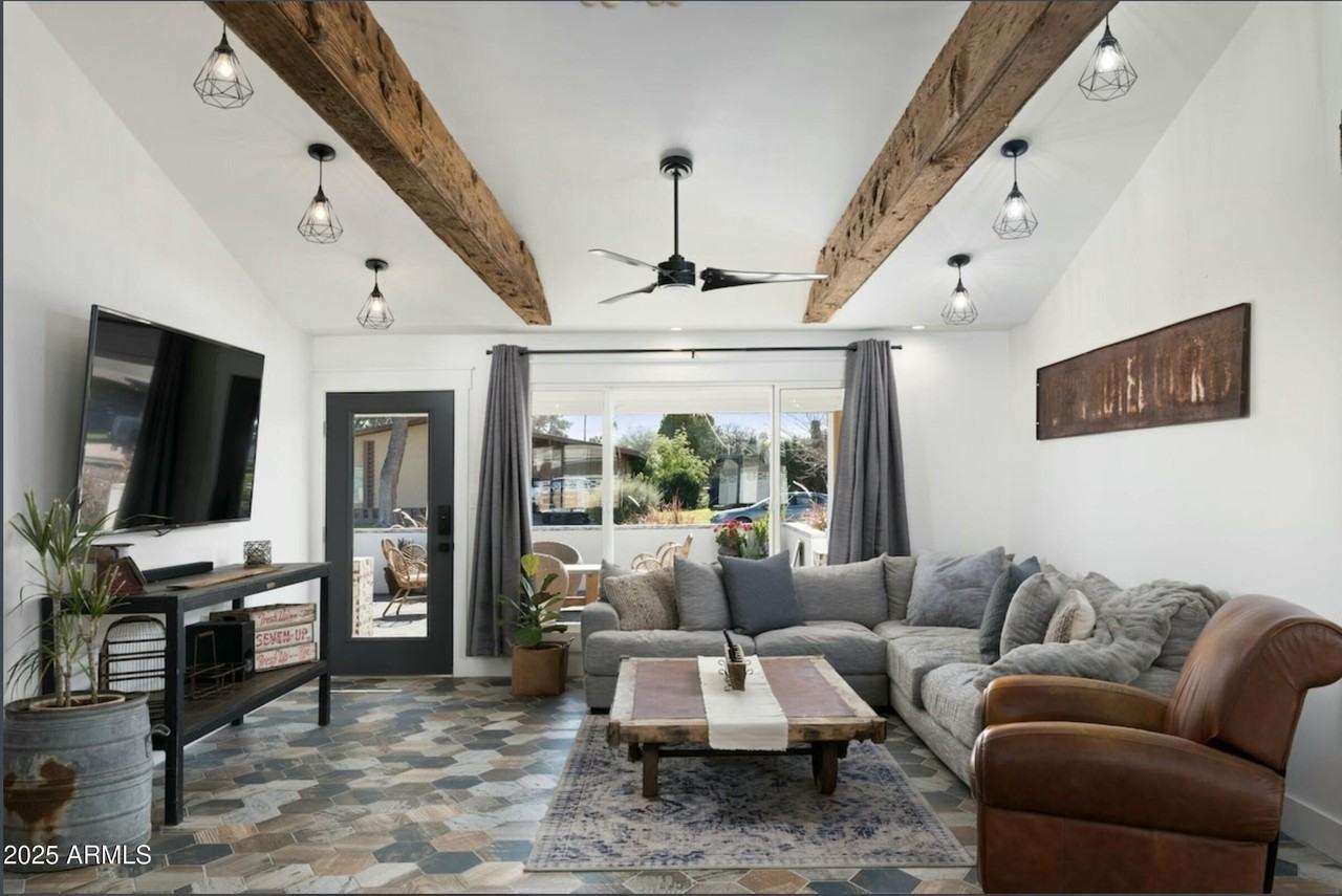 1152 E Malibu Dr - Photo 4 of 34