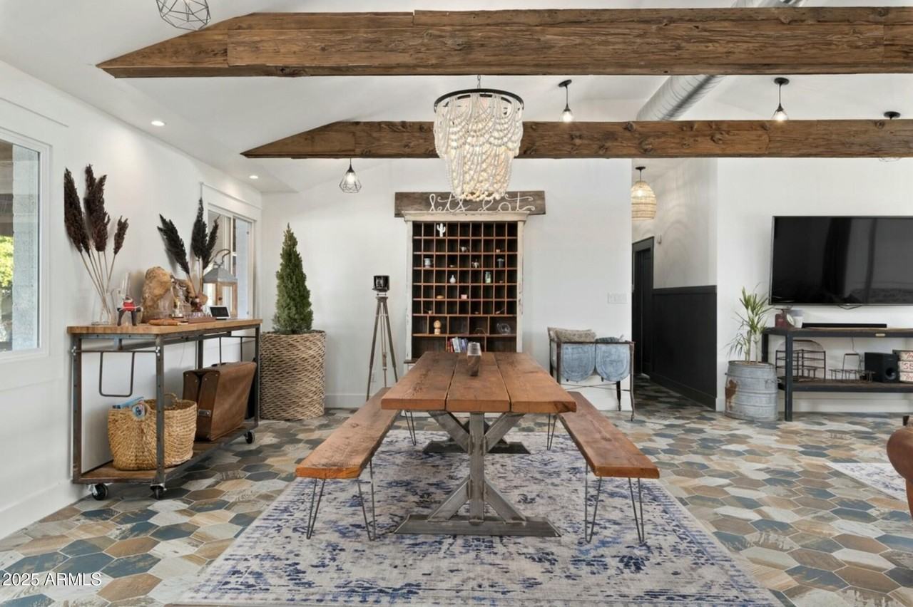 1152 E Malibu Dr - Photo 5 of 34