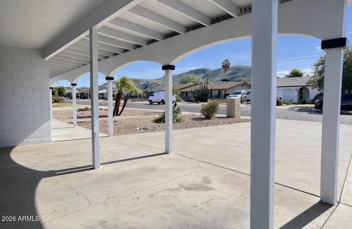 2022 W Eugie Ave - Photo 4 of 31