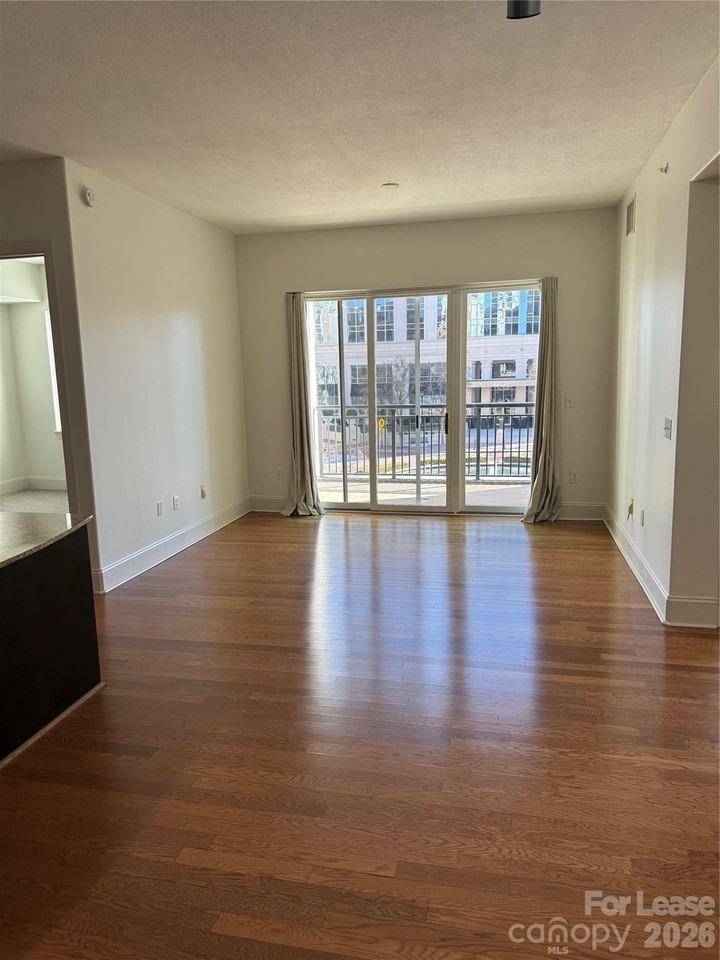 4620 Piedmont Row Dr #305 - Photo 6 of 20