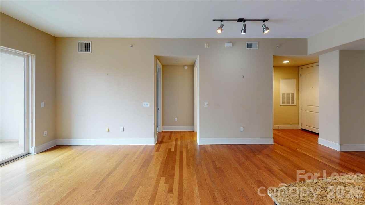 4620 Piedmont Row Dr #305 - Photo 3 of 20