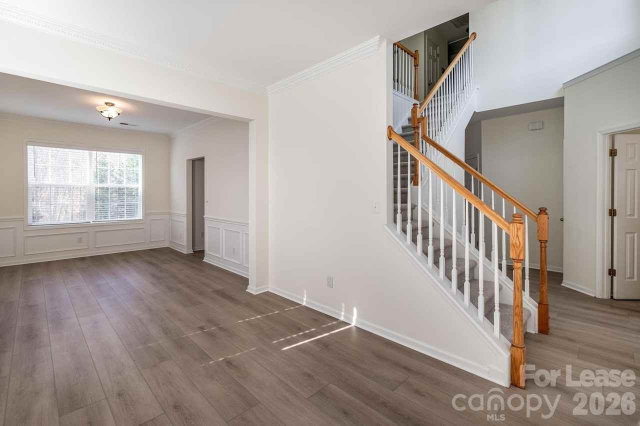 160 Matlen Dr - Photo 3 of 20