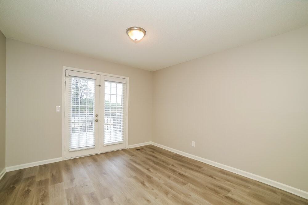 100 Ashford Dr - Photo 6 of 17