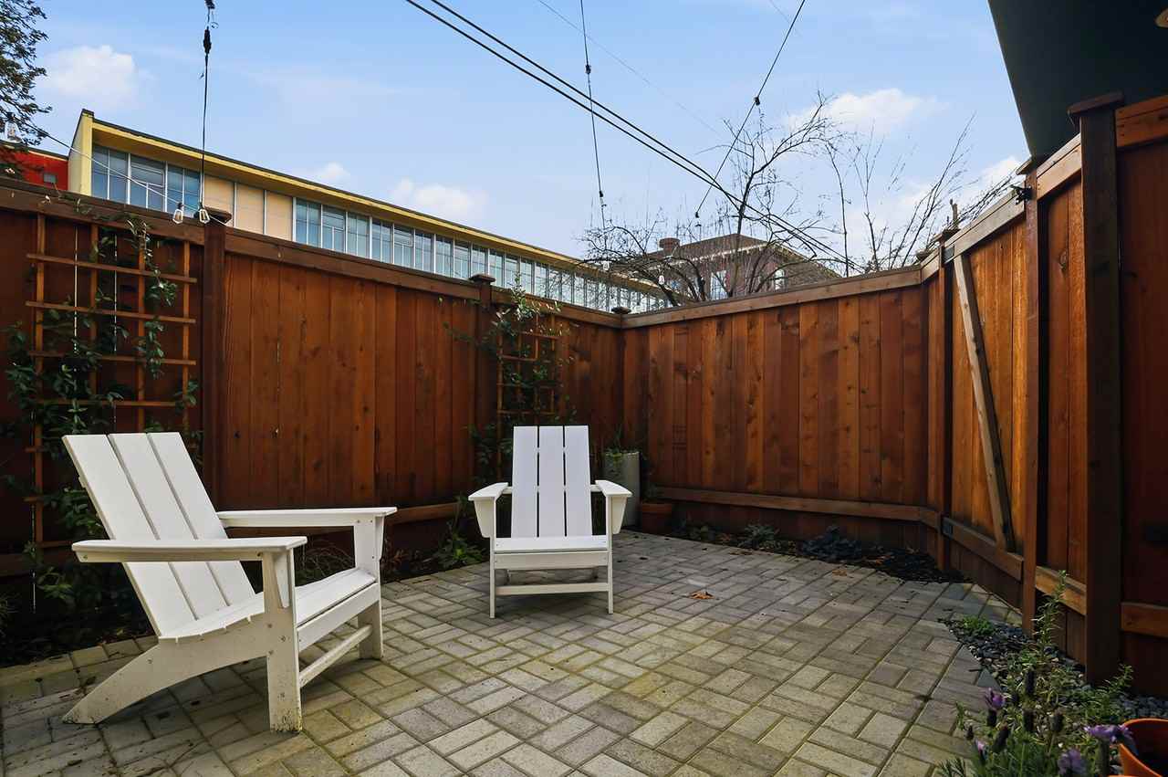 619 Federal Ave E #1 - Photo 4 of 50