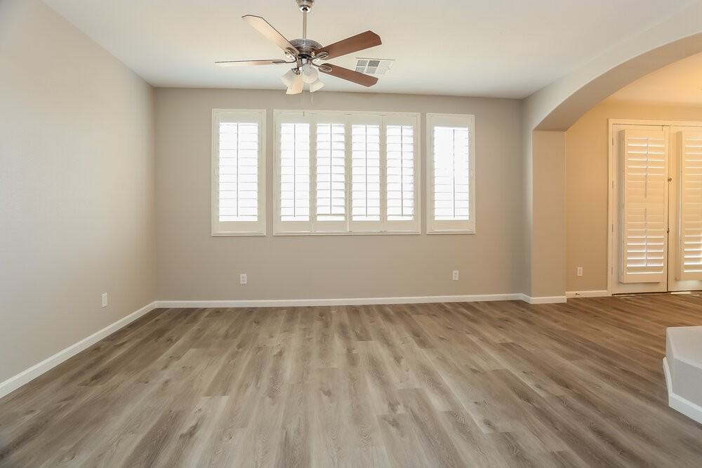 5284 Vine Hill Ct - Photo 5 of 17