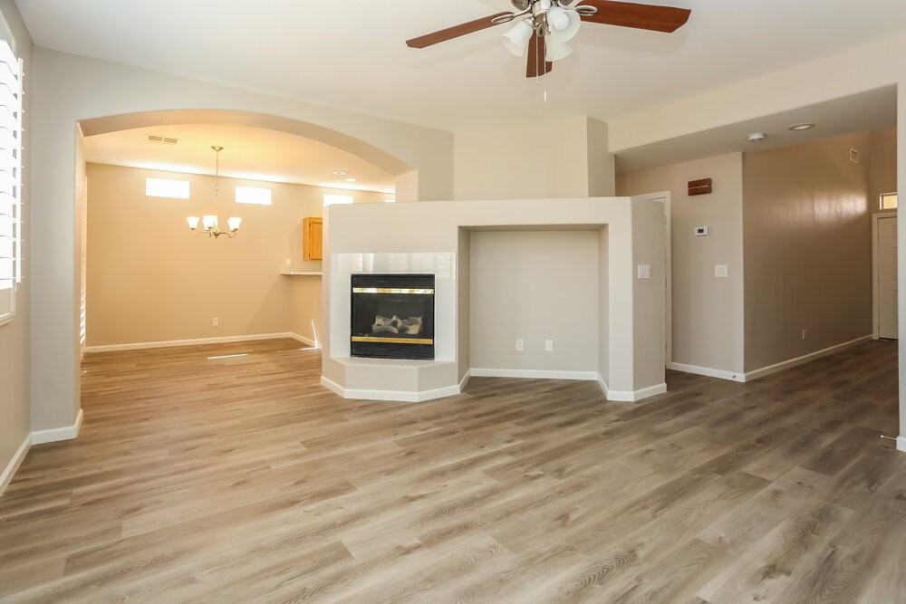 5284 Vine Hill Ct - Photo 6 of 17