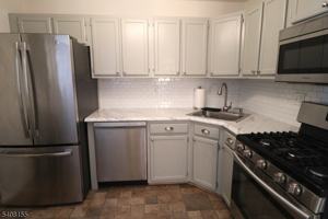 featured image of 11 Brookside Ln #11