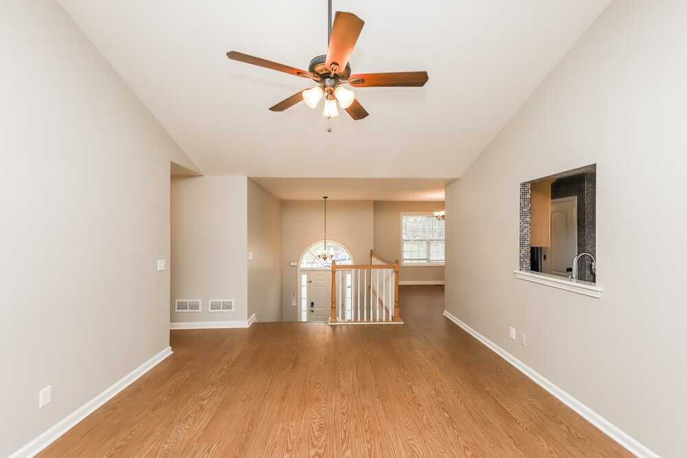 7872 Newport Dr - Photo 5 of 17