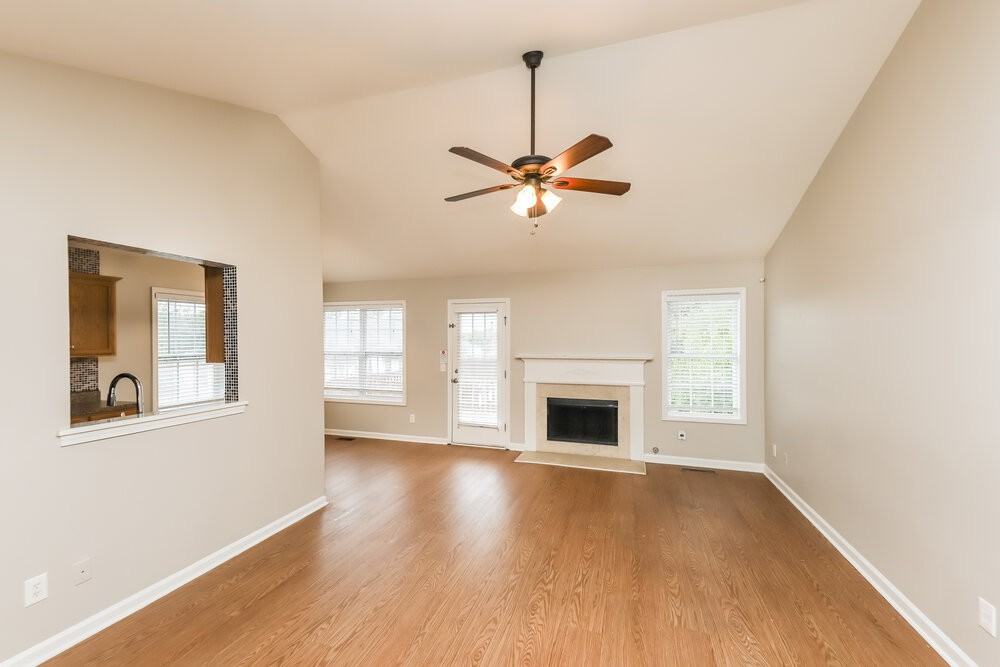 7872 Newport Dr - Photo 6 of 17