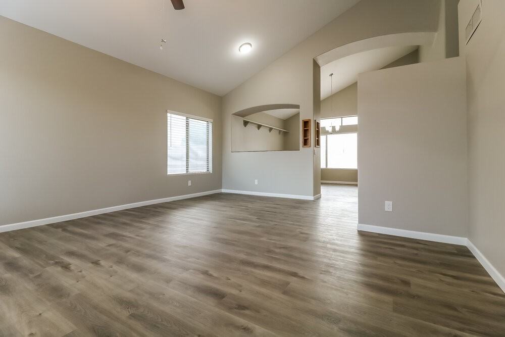 15911 W Tasha Dr - Photo 5 of 17