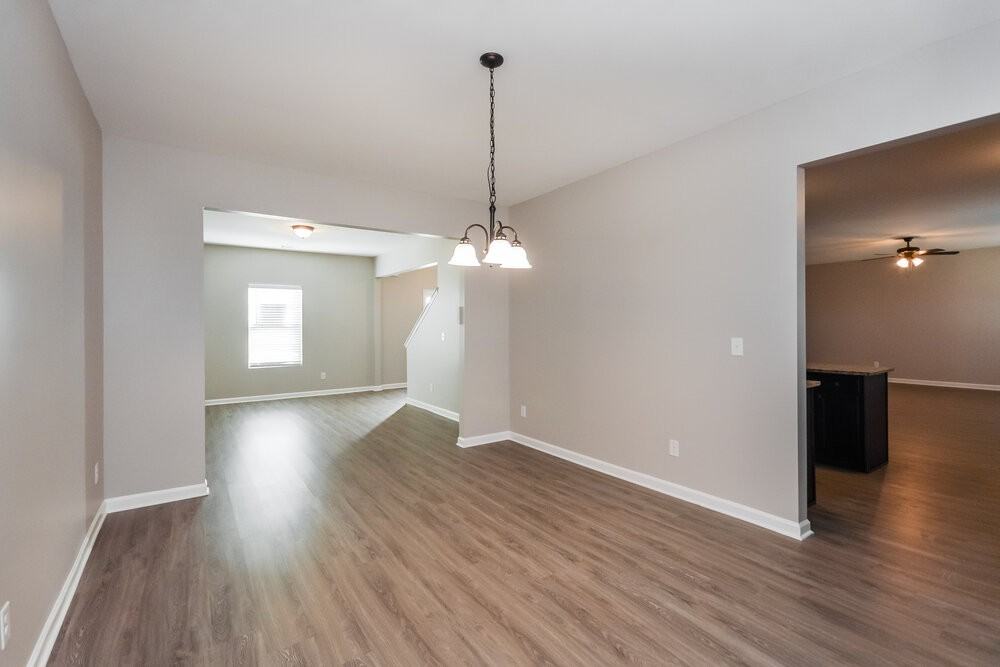 4047 Clay Ct Se - Photo 7 of 17