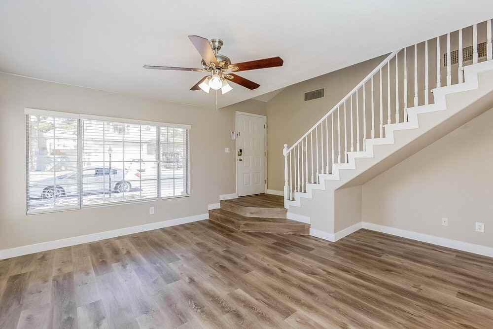 3468 Blue Heather Dr - Photo 4 of 17