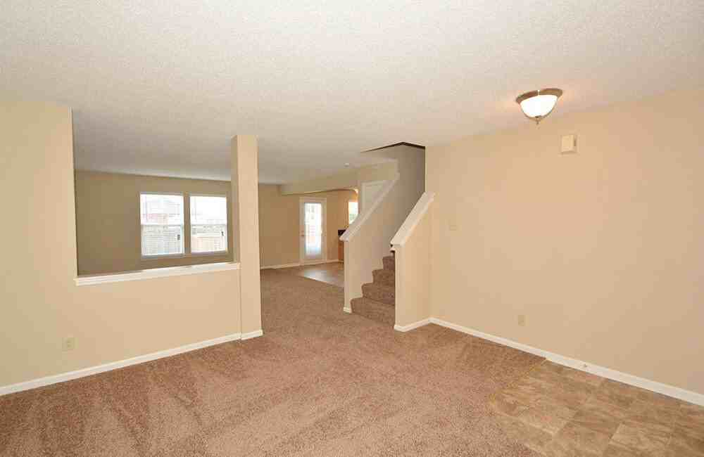 19560 Tradewinds Dr - Photo 4 of 32