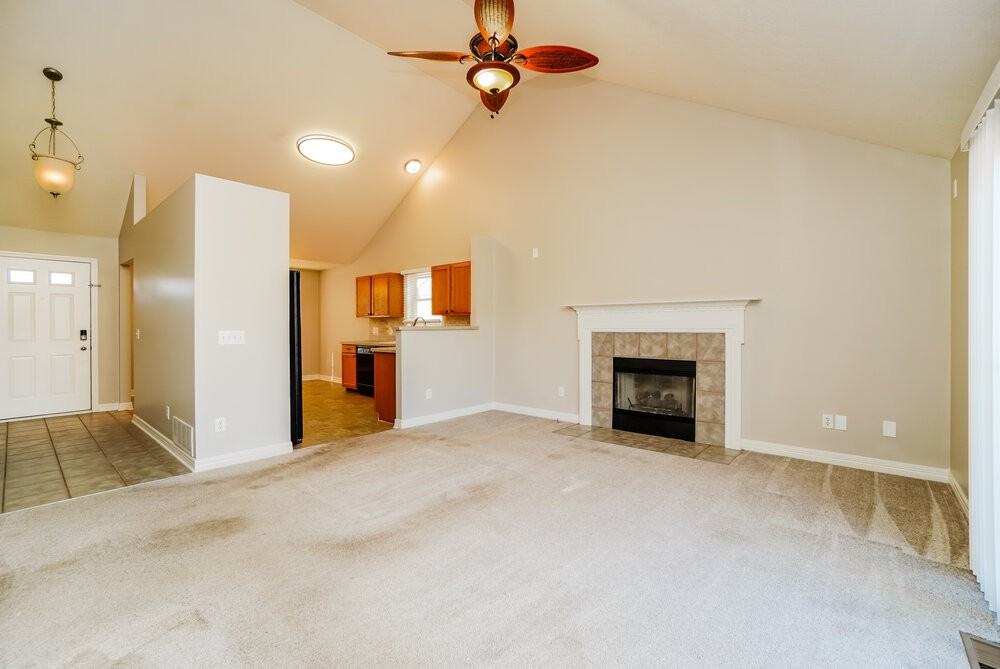 718 Orwell St - Photo 6 of 18