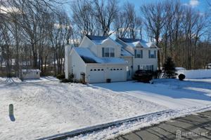 featured image of 9 Black Oak Ln