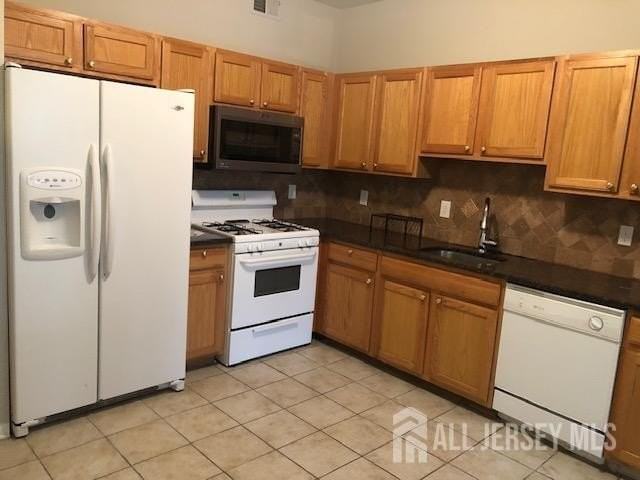 301 Pinelli Dr - Photo 3 of 26